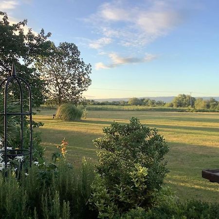 Cotswold Edge Guest Suite With Broadway Hill View Badsey Екстериор снимка