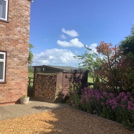 Cotswold Edge Guest Suite With Broadway Hill View Badsey Екстериор снимка