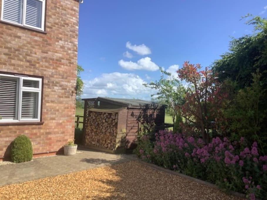 Cotswold Edge Guest Suite With Broadway Hill View Badsey Екстериор снимка