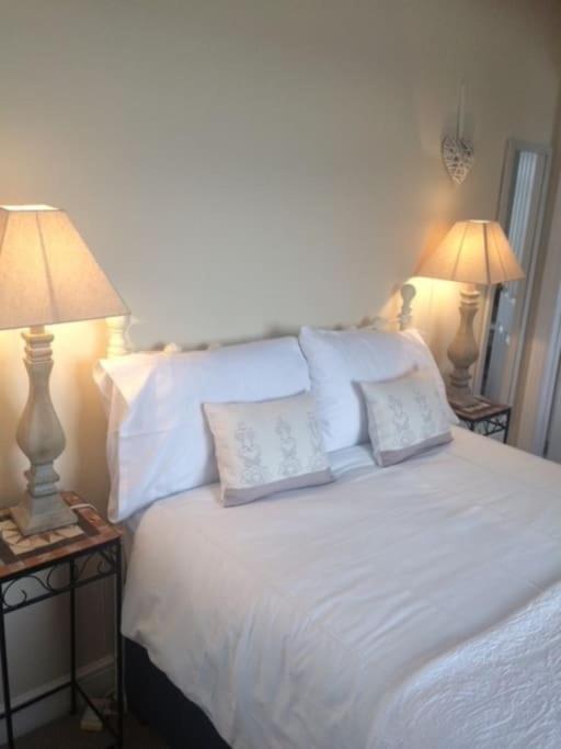 Cotswold Edge Guest Suite With Broadway Hill View Badsey Екстериор снимка